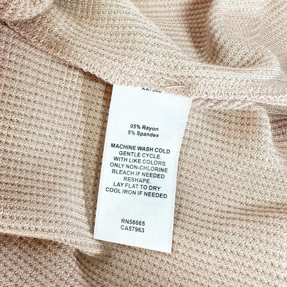 NEW ABOUND  Long Sleeve Raglan Tee Waffle Knit In Tan Dale Sz S Round Raw Hem - Picture 10 of 10